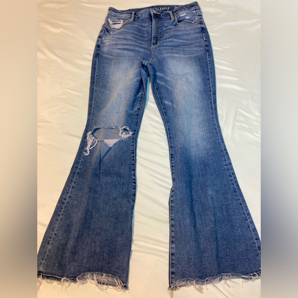 women’s American Eagle Flare Denim Jeans Size 8 short